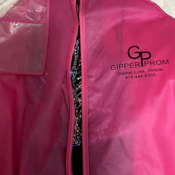 Prom dress, wore once perfect condition. PROM SEASON GIRLS - Picture 2 of 9